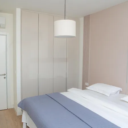 Waterfront Promenade Apartment *